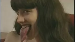 madre se folla a su hijo por falta de besos.