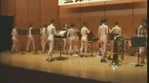 Abuelo y nieta porno en la posición 69.