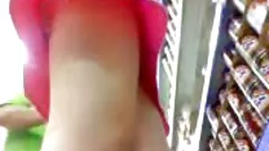 Mi hermanastra hace su primera puta fumadora aprende a chupar y hace su mejor esfuerzo