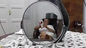 Consolidated le mostró a su hermano lo que su exnovio le enseñó en la cama