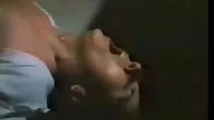 Hermano se folla a hermana gorda después de besarla para bailes sinceros