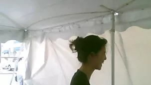 Un hermano excitado viola a su hermana cuando quiere