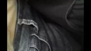 Taylor Pierce no dejará a su hermano hasta que la bese después de ver porno