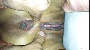 Abuelo gordo besó a su nieta cáncer y la folló bien en el baño