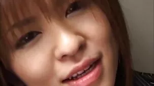 Te traeré algo de comer ,y lavarás los platos, ¿de acuerdo?