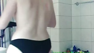 mamá sabría lo que papá y su hija hacen en casa cuando él no está en casa