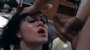 Pero no le digas a mi hermano que me quedé atrapado en una casa de gatos a propósito.