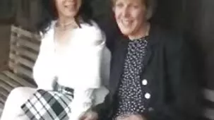 Mi padrastro me dio terapia anal.