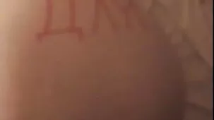 Lesbianas hermanas culo cada uno de los otros coño después de la cena