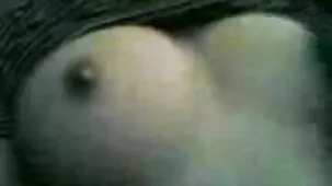 Hermano se folla la gran polla de su hermana y documenta cada beso