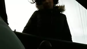 El hijastro estaba tan enojado con su madrastra rusa que la besó en el culo.