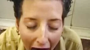 Madre conoció a su hijo de la escuela con incesto anal caliente en honor a tomar el examen