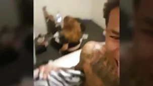 mientras el padre no esté en casa, también puedes dejar que tu hijo bese su coño