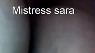 El hijo le dio a su madre una polla dura para chupar en su boca.