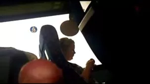 Hermanas lesbianas probaron seriamente el pene de su hermano con huevos