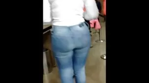 Hombre folla beso matutino de graduación