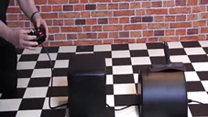 Hermano inteligente se folla duro a su hermana negra, haciéndola masturbarse por teléfono