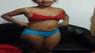 , jugando con vibrador mientras papá folla mi apretado coño