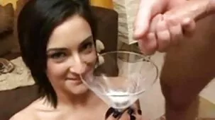 Un abuelo calvo vino a la casa de su nieta para tener buen sexo