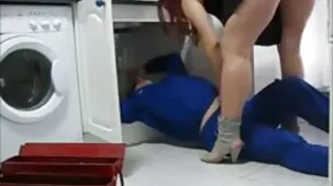 Madre tuvo una cita, pero la polla de su hijo la hizo quedarse