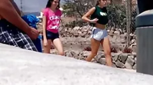 ¡No te metas en la boca ! Mamá chupa con una sola convicción