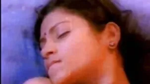 Su hijo se folló a su madre cuando ella lo besó por masturbarse